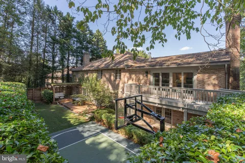 $2,700,000 | 7204 Loch Lomond Drive, Bethesda, MD 20817