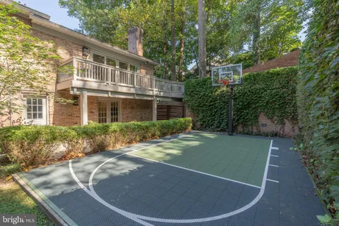 $2,700,000 | 7204 Loch Lomond Drive, Bethesda, MD 20817