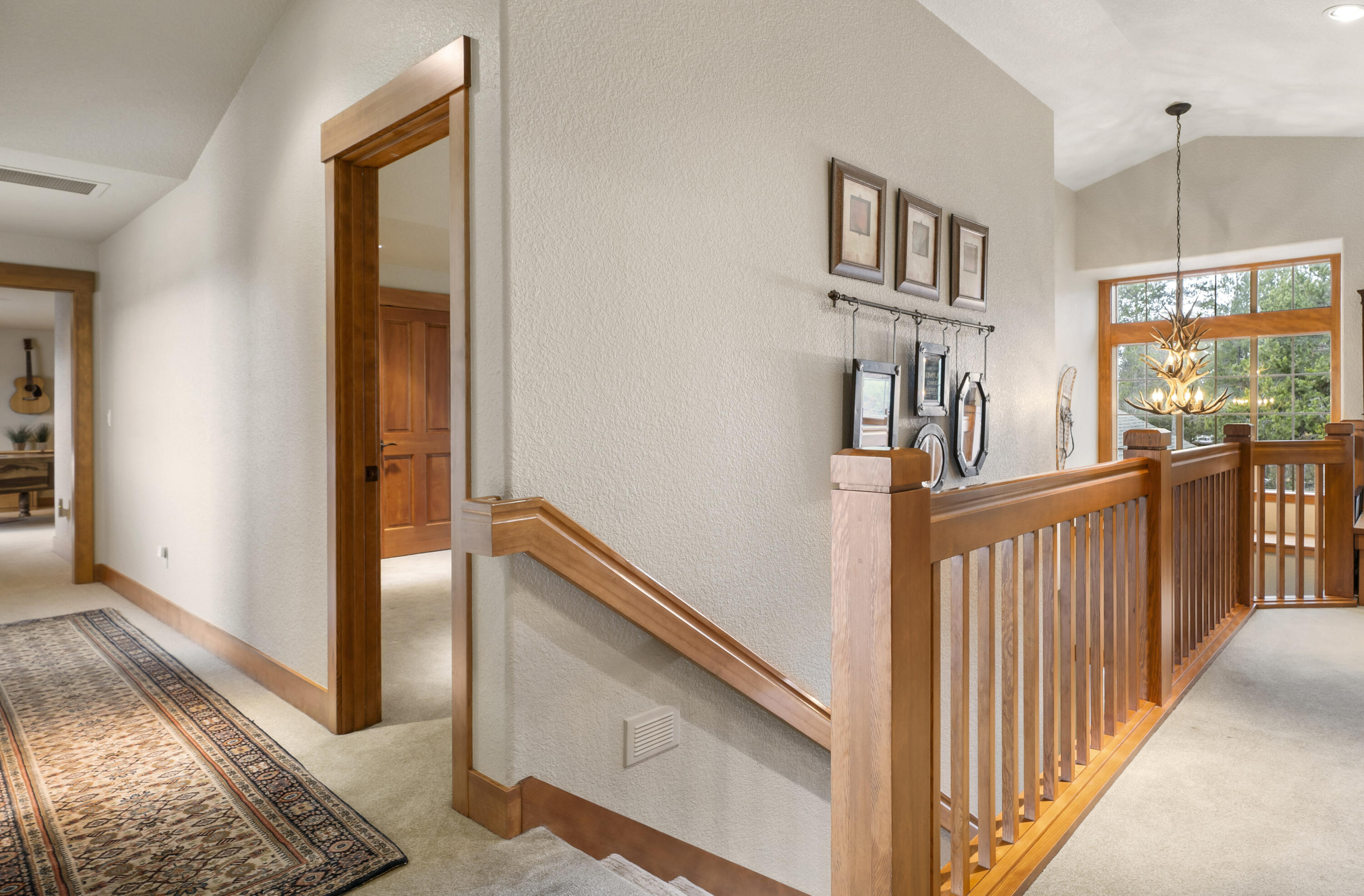 56902 River Road, Unit 6 Sunriver, OR 97707 - Photo 29 of 44 Upstairs Hallway
