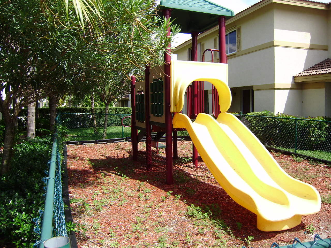 1954 Hibiscus Lane Riviera Beach, FL 33404 - Photo 13 of 13 P8180062