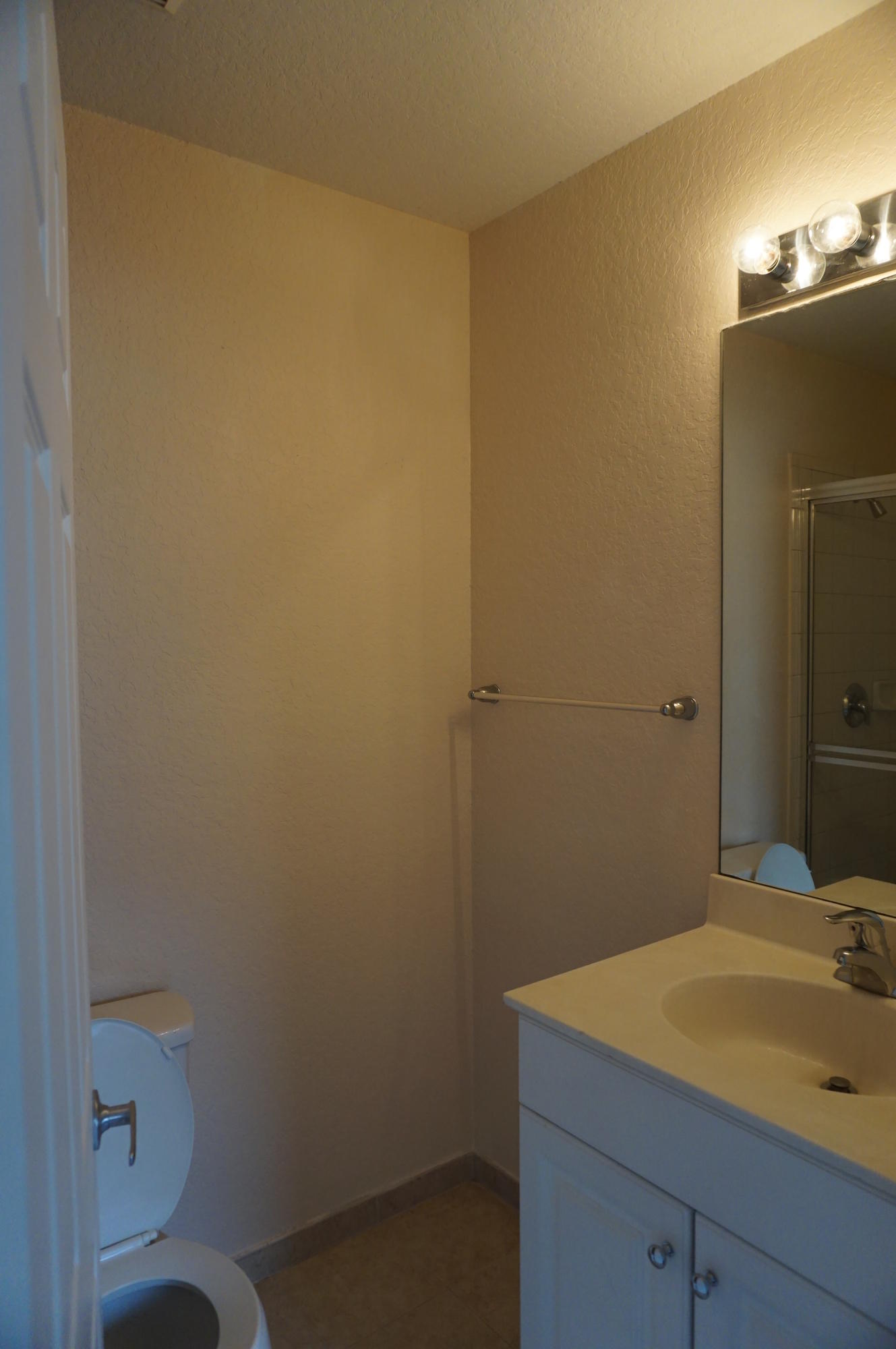 1954 Hibiscus Lane Riviera Beach, FL 33404 - Photo 4 of 13 DSC00461