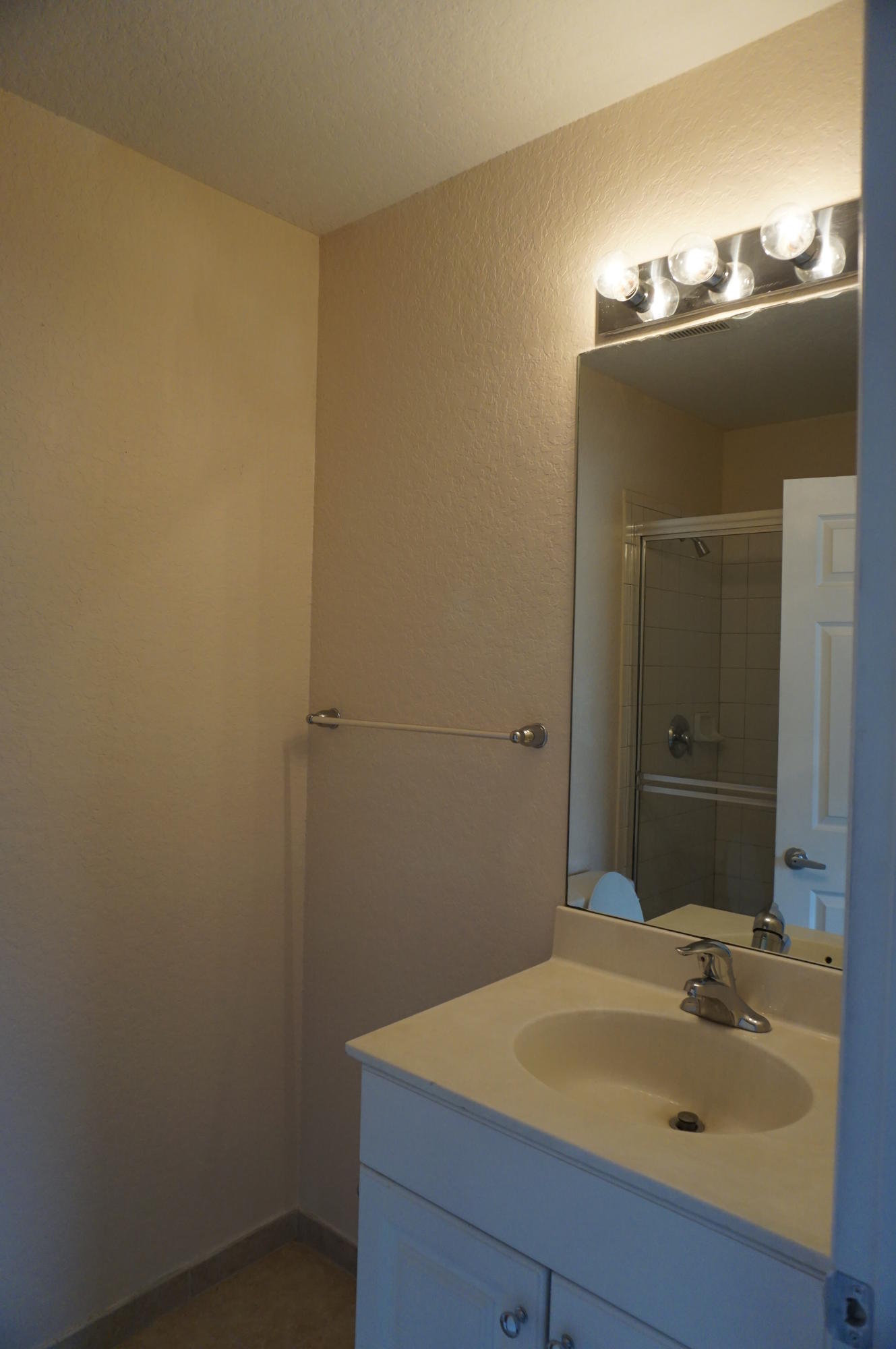 1954 Hibiscus Lane Riviera Beach, FL 33404 - Photo 5 of 13 DSC00462