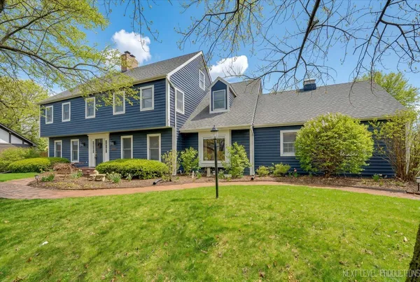 $750,000 | 1601 Lois Court, Geneva, IL 60134