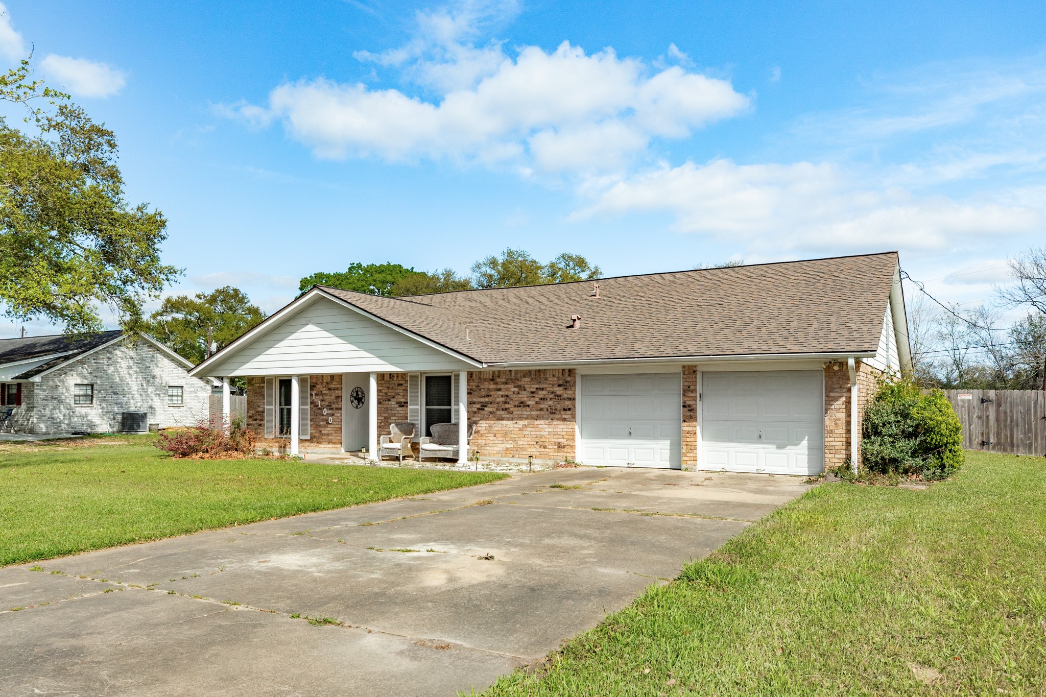 1100 Western Avenue Angleton, TX 77515 - Photo 2 of 26