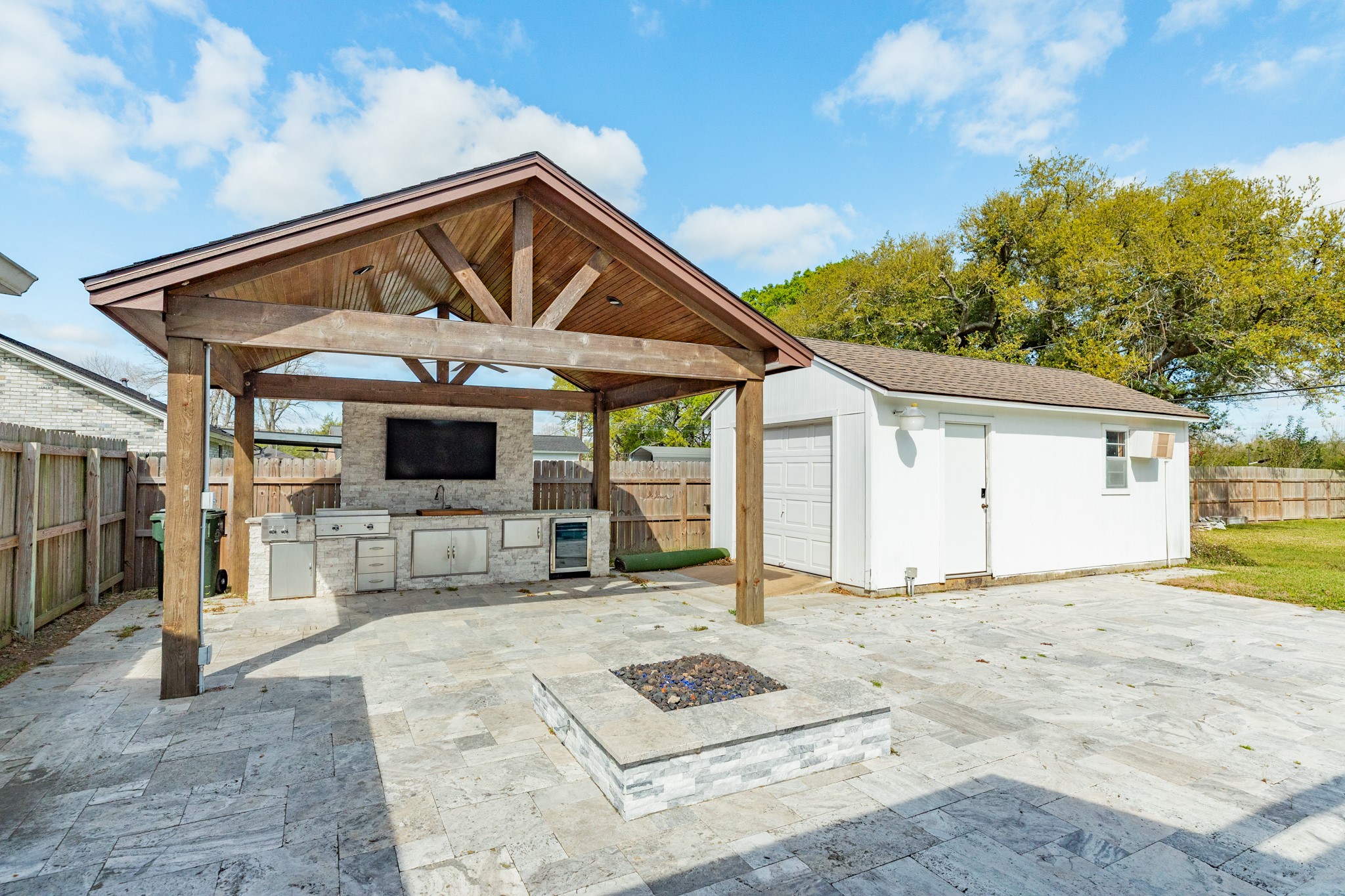 1100 Western Avenue Angleton, TX 77515 - Photo 7 of 26