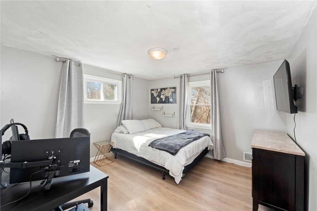 90 Amherst Road Warwick, RI 02889 - Photo 17 of 38