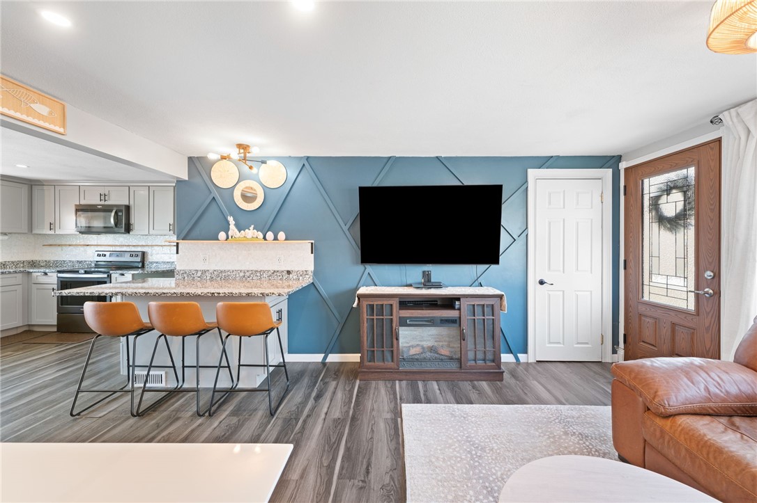 90 Amherst Road Warwick, RI 02889 - Photo 8 of 38