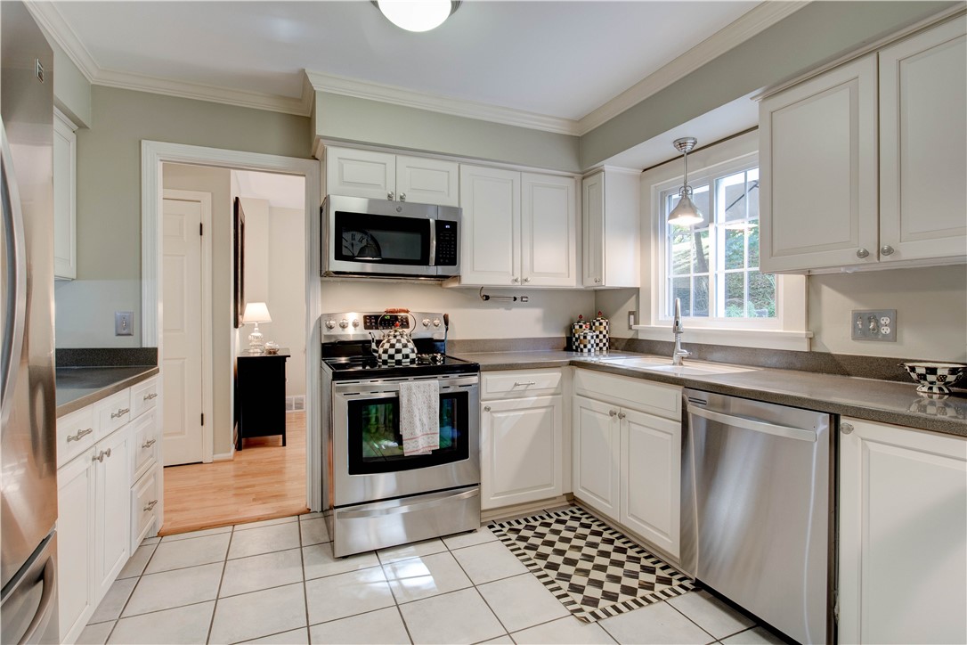 2 Park Bluff Drive Pittsford, NY 14534 - Photo 11 of 32