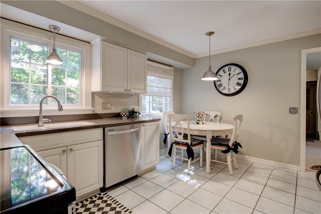 2 Park Bluff Drive Pittsford, NY 14534 - Photo 10 of 32