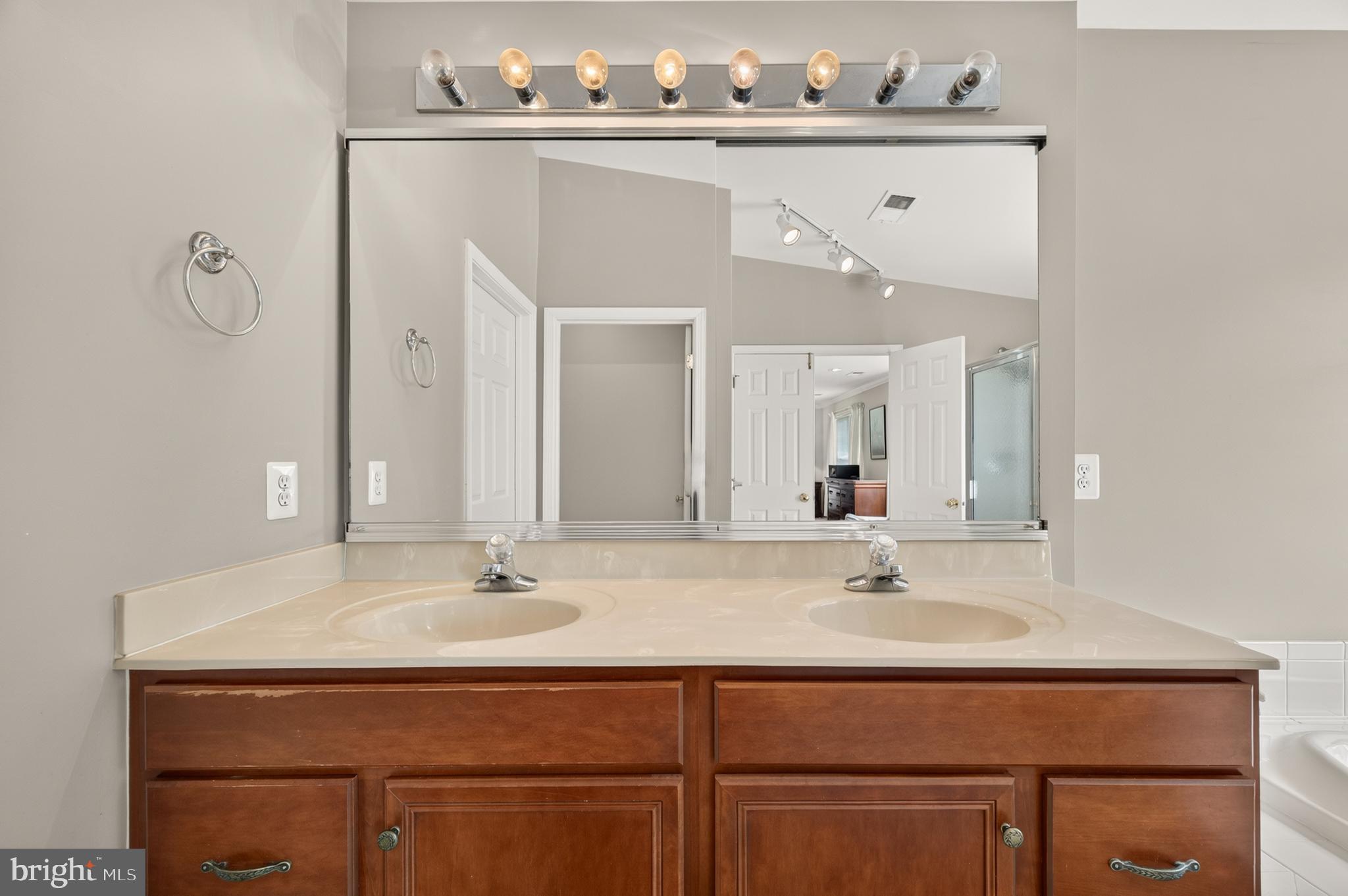 342 Canyon Road Winchester, VA 22602 - Photo 49 of 93 Dual vanities