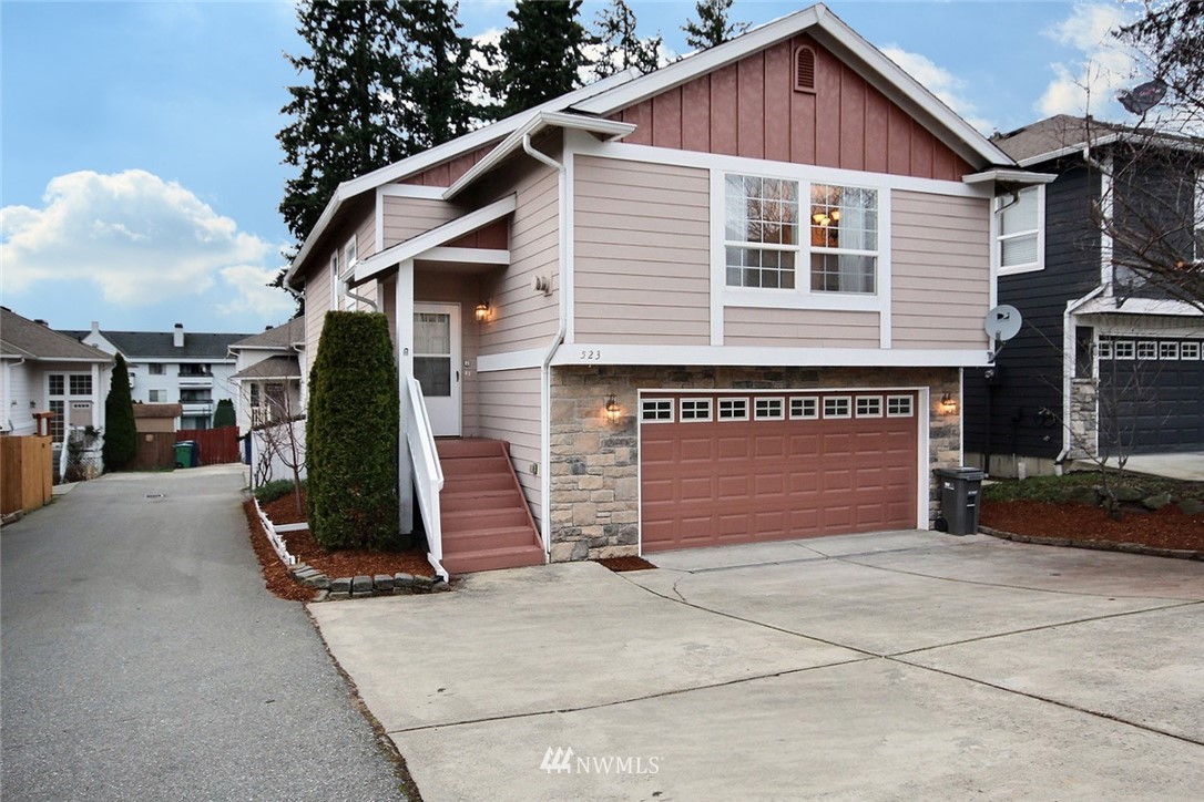 523 Queen Avenue Northeast Renton, WA 98056 - Photo 1 of 25 Gallery Image 1