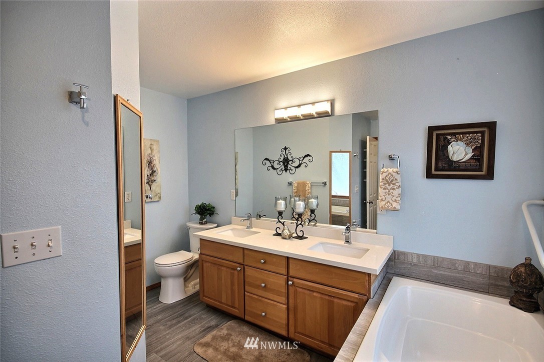 523 Queen Avenue Northeast Renton, WA 98056 - Photo 11 of 25 Gallery Image 11