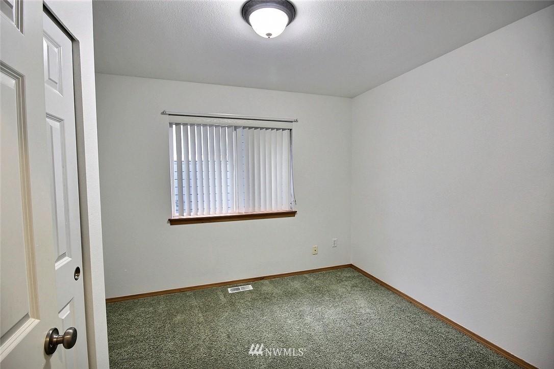 523 Queen Avenue Northeast Renton, WA 98056 - Photo 15 of 25 Gallery Image 15