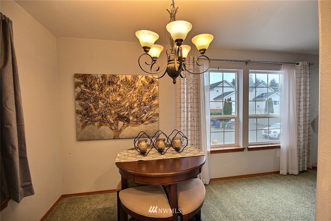 523 Queen Avenue Northeast Renton, WA 98056 - Photo 6 of 25 Gallery Image 6