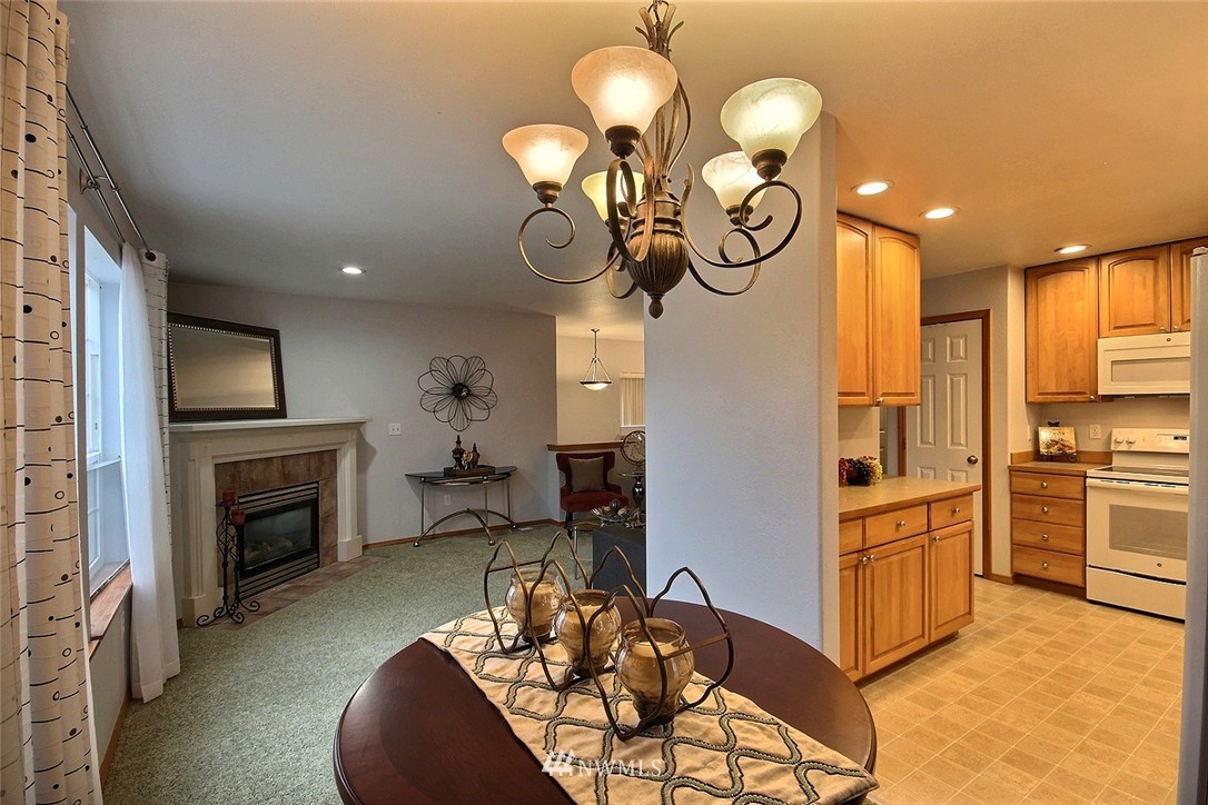 523 Queen Avenue Northeast Renton, WA 98056 - Photo 7 of 25 Gallery Image 7