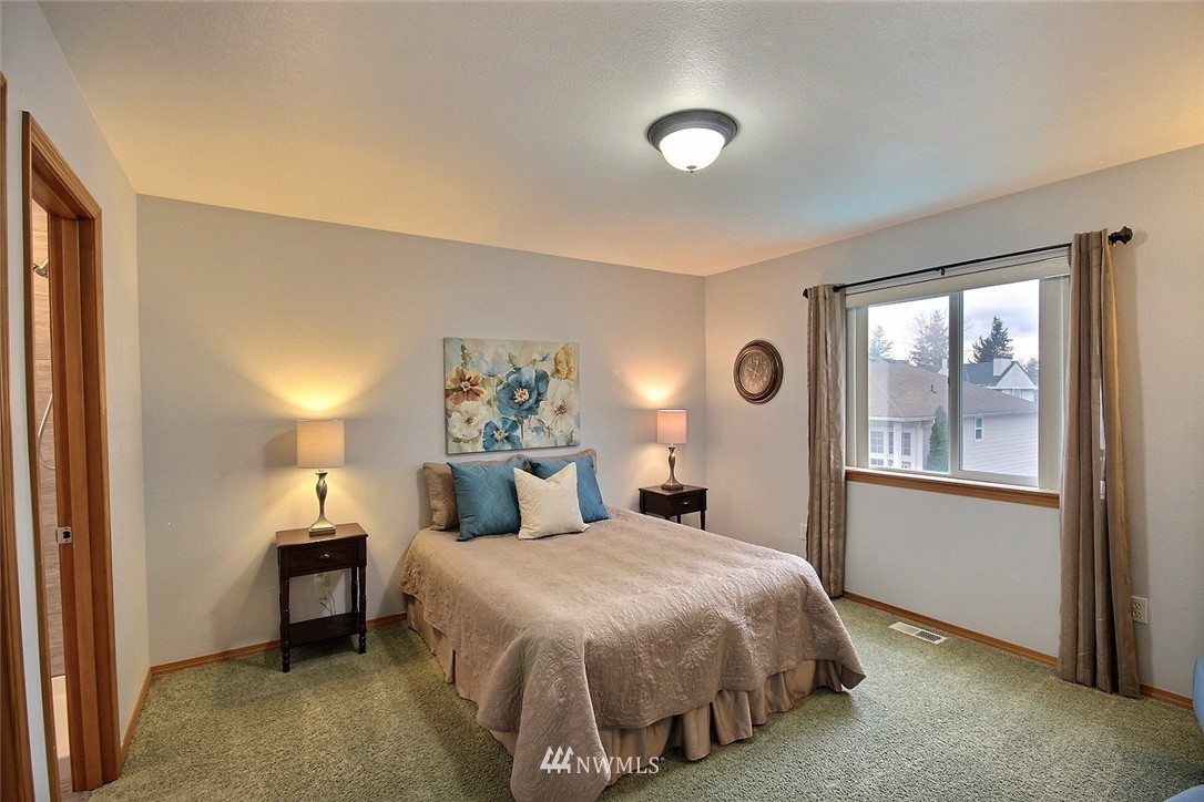 523 Queen Avenue Northeast Renton, WA 98056 - Photo 9 of 25 Gallery Image 9