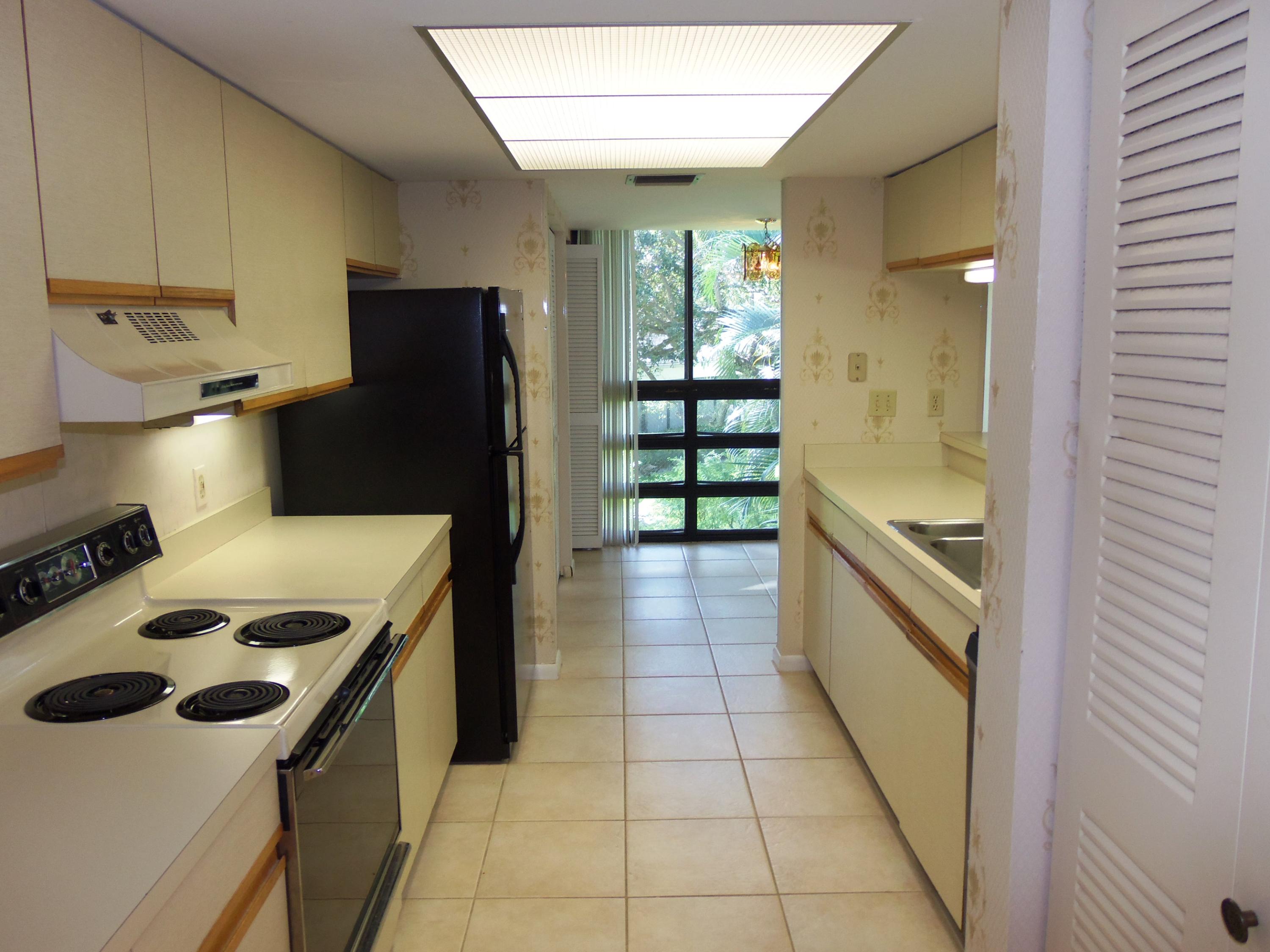 4291 Wood Ride Road, Unit E Boynton Beach, FL 33436 - Photo 2 of 30 100_6130