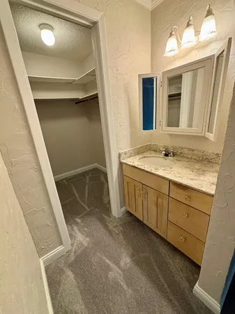 $189,900 | 6075 Lincoln Drive, Unit 201, Edina, MN 55436