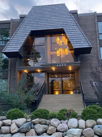 $189,900 | 6075 Lincoln Drive, Unit 201, Edina, MN 55436