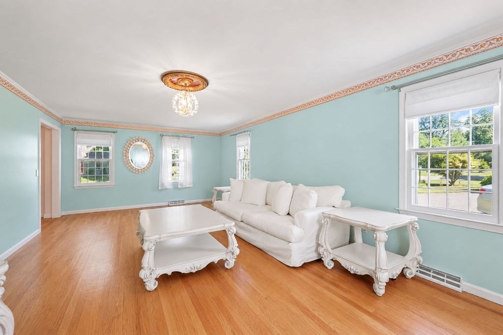 84 Brewster Road West Springfield, MA 01089 - Photo 10 of 35