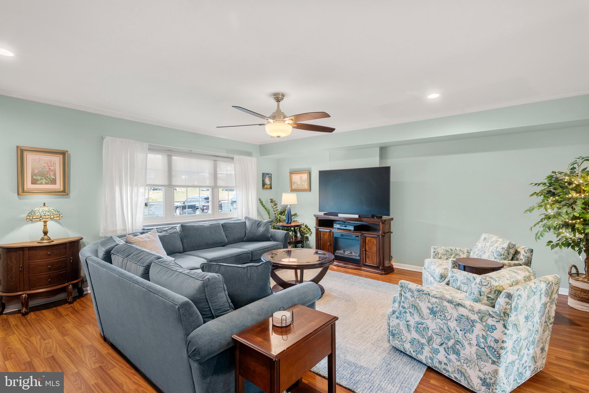 402 Devon Court, Unit 487 Downingtown, PA 19335 - Photo 2 of 27