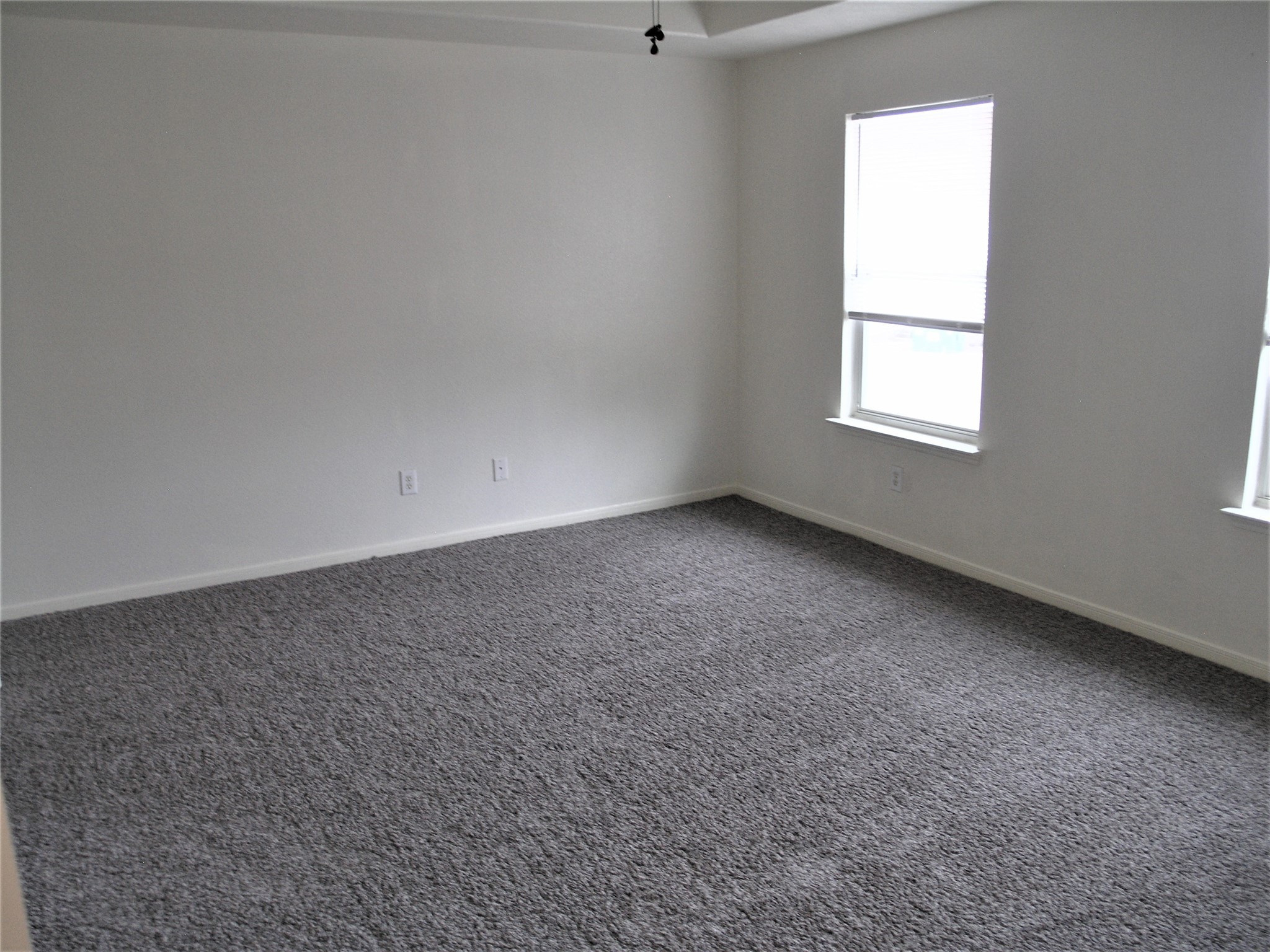 2926 Meadowglen Crest Houston, TX 77082 - Photo 15 of 22 Primary Bedroom is spacious and bright