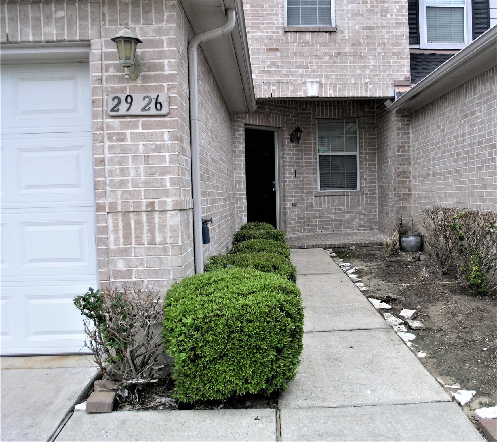 2926 Meadowglen Crest Houston, TX 77082 - Photo 2 of 22