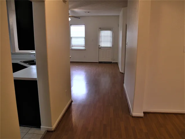 $2,195 | 2926 Meadowglen Crest, Houston, TX 77082