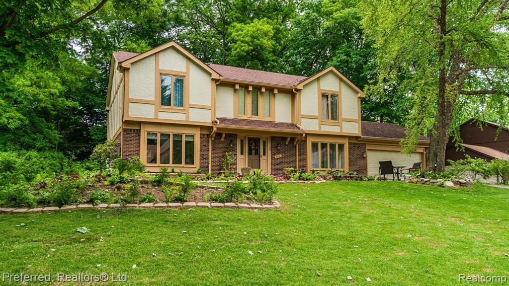 30210 High Valley Road Farmington Hills, MI 48331 - Photo 2 of 40