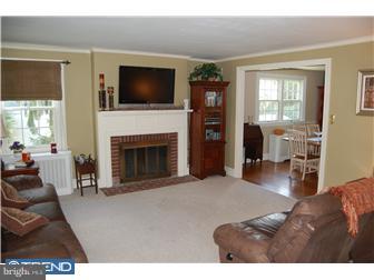 212 Rockglen Road Wynnewood, PA 19096 - Photo 2 of 10 Living Room