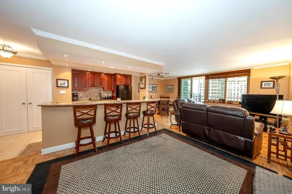 $360,000 | 1919 Chestnut Street, Unit 1403, Philadelphia, PA 19103