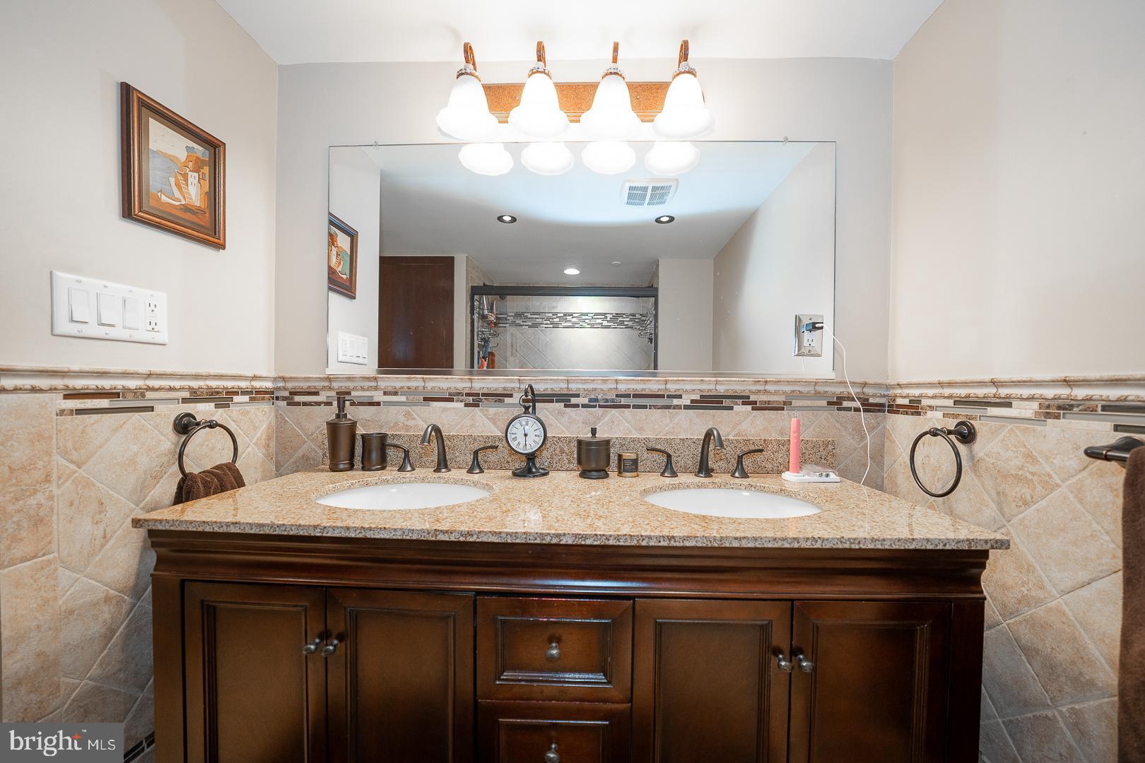 1919 Chestnut Street, Unit 1403 Philadelphia, PA 19103 - Photo 13 of 26