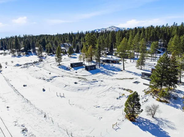 $99,000 | 111 Raven Loop, Cascade, ID 83611