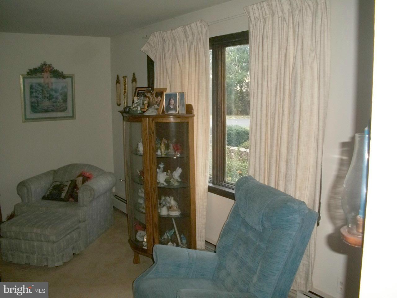 4729 Fawn Grove Road Pylesville, MD 21132 - Photo 18 of 22 Living Room