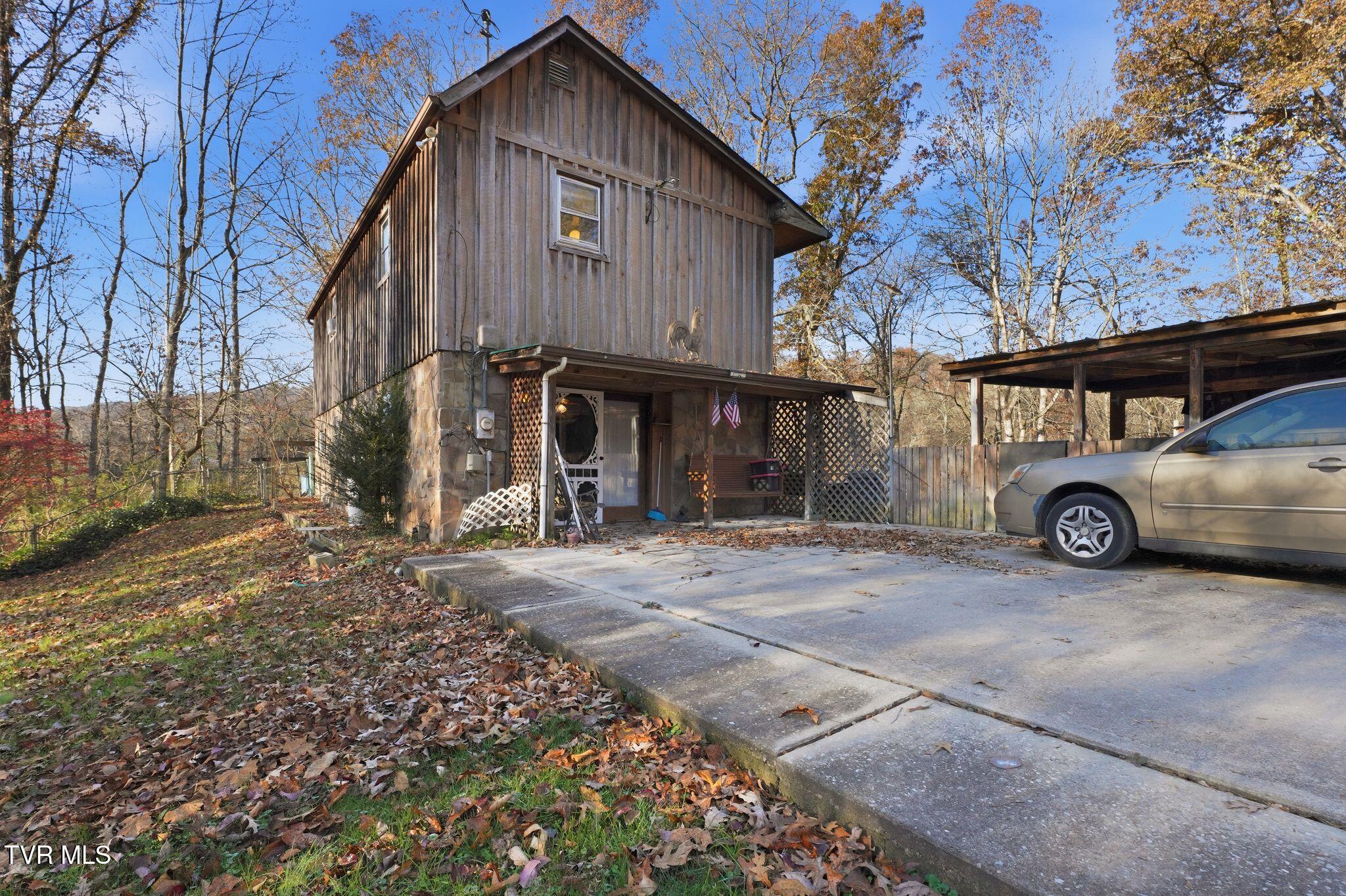247 Foster Road Rocky Top, TN 37769 - Photo 23 of 42 27_247_Foster_Rd_Rocky_Top_TN_37769_USA-