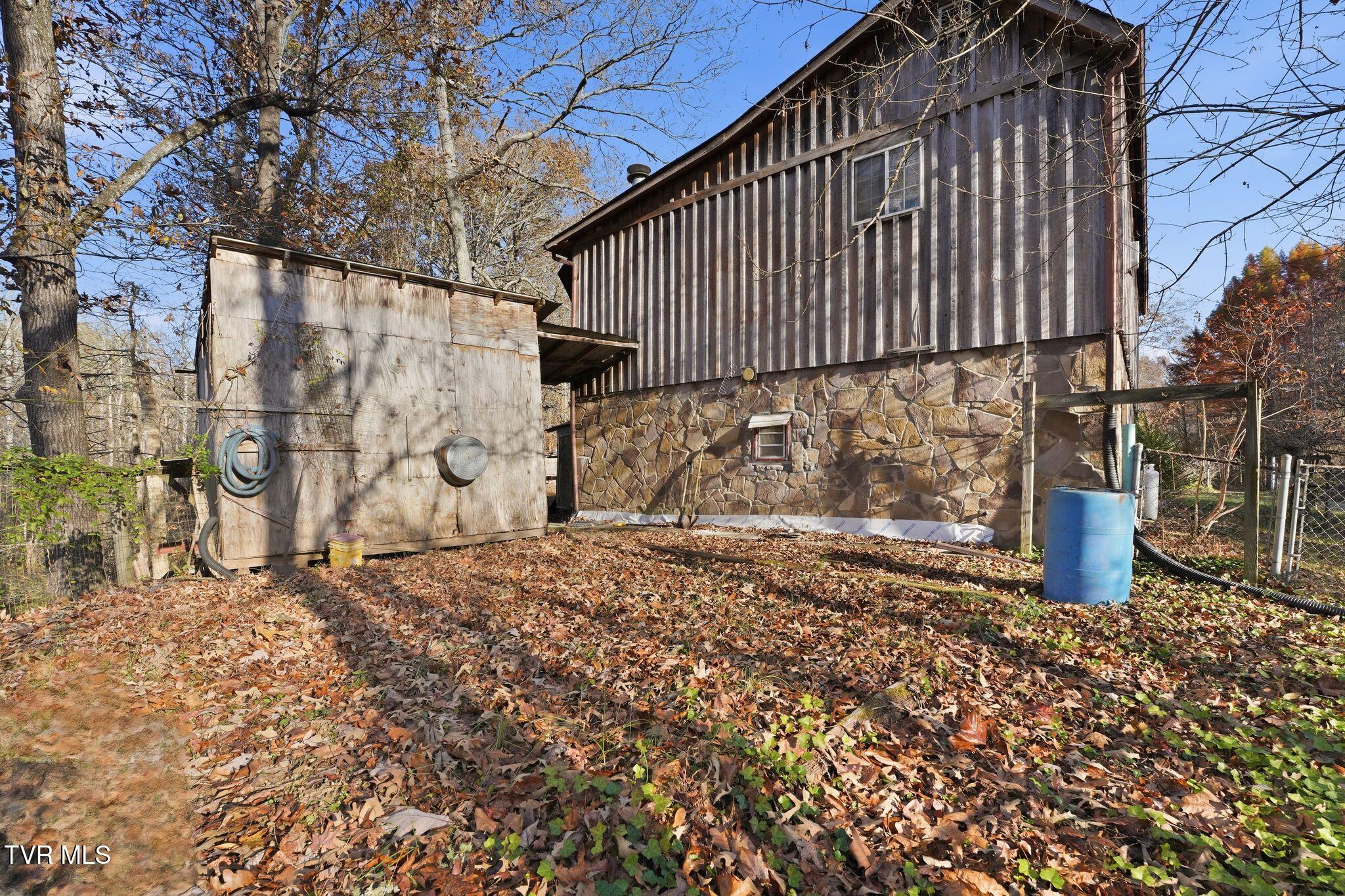 247 Foster Road Rocky Top, TN 37769 - Photo 24 of 42 33_247_Foster_Rd_Rocky_Top_TN_37769_USA-