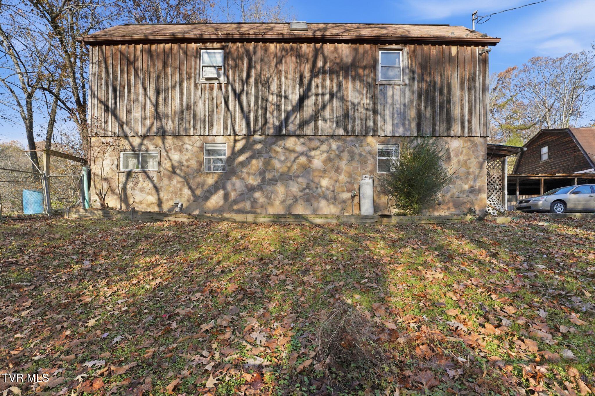 247 Foster Road Rocky Top, TN 37769 - Photo 25 of 42 26_247_Foster_Rd_Rocky_Top_TN_37769_USA-