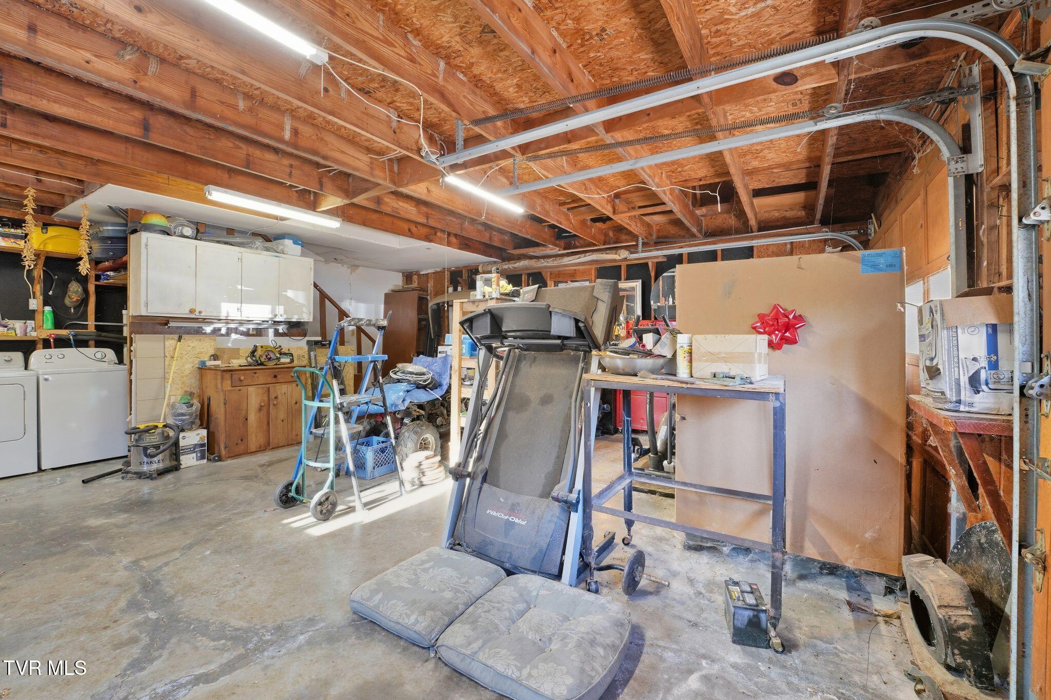 247 Foster Road Rocky Top, TN 37769 - Photo 27 of 42 67_247_Foster_Rd_Rocky_Top_TN_37769_USA-