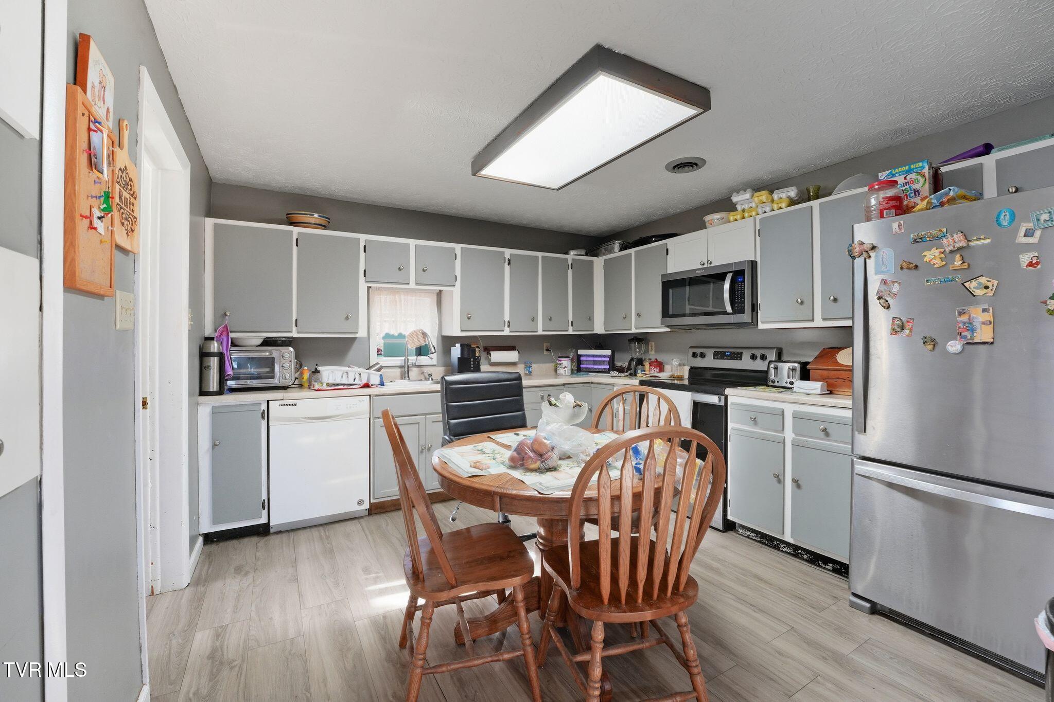 247 Foster Road Rocky Top, TN 37769 - Photo 8 of 42 45_247_Foster_Rd_Rocky_Top_TN_37769_USA-