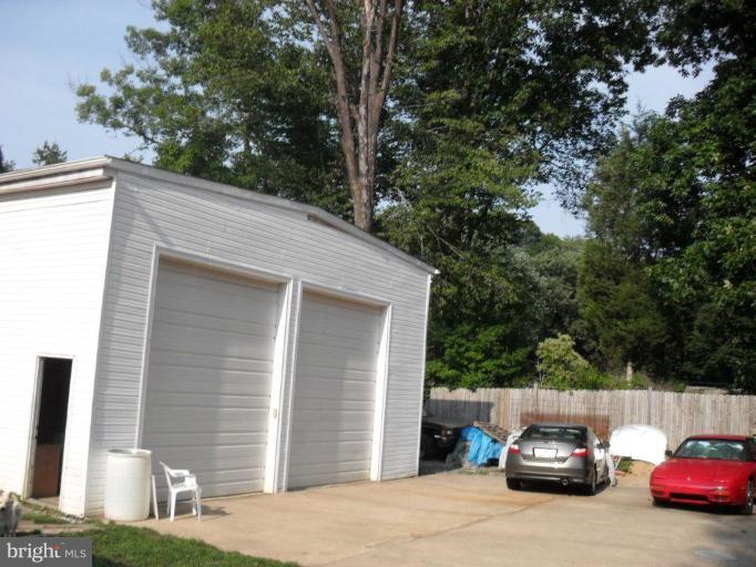 5300 Ferndale Street Springfield, VA 22151 - Photo 9 of 14 Garage 1