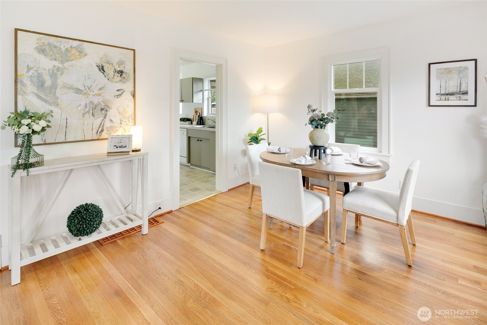 920 North 102nd Street Seattle, WA 98133 - Photo 11 of 38