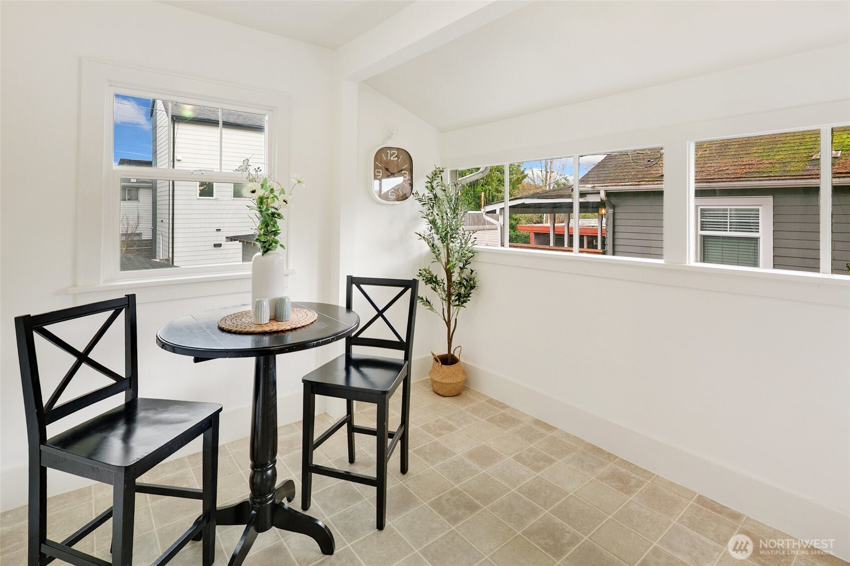 920 North 102nd Street Seattle, WA 98133 - Photo 16 of 38