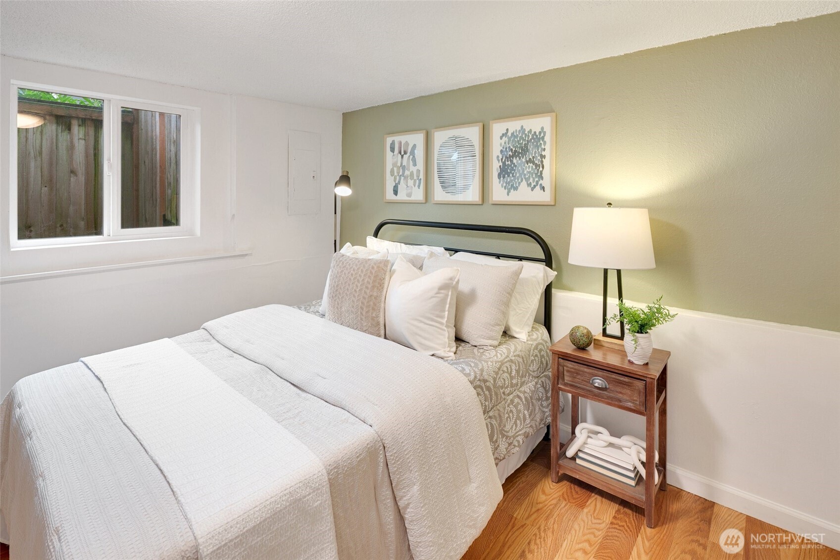 920 North 102nd Street Seattle, WA 98133 - Photo 29 of 38