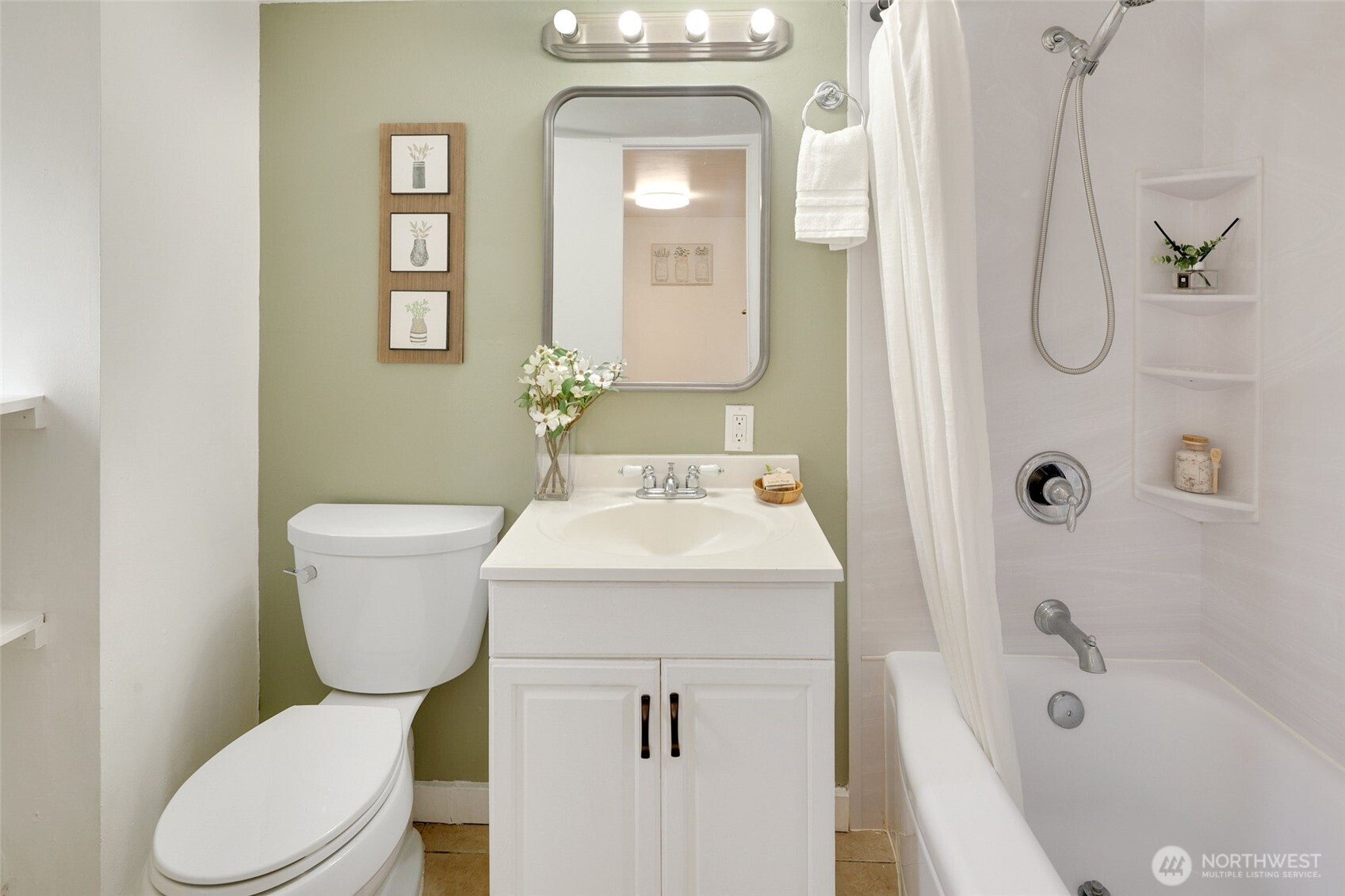 920 North 102nd Street Seattle, WA 98133 - Photo 30 of 38