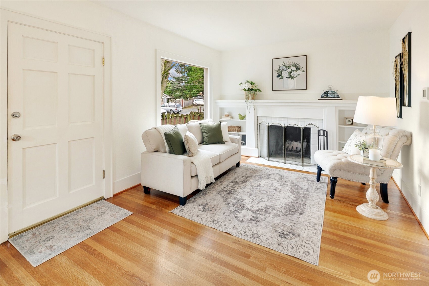 920 North 102nd Street Seattle, WA 98133 - Photo 5 of 38