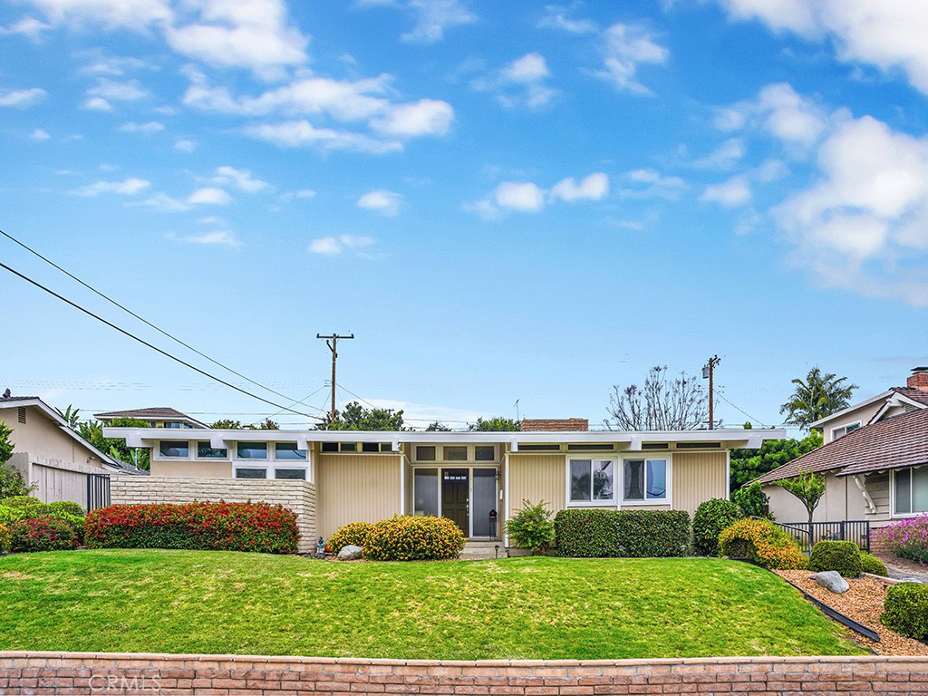 1019 Dorothy Lane Fullerton, CA 92831 - Photo 2 of 41 a front view of a house with a garden