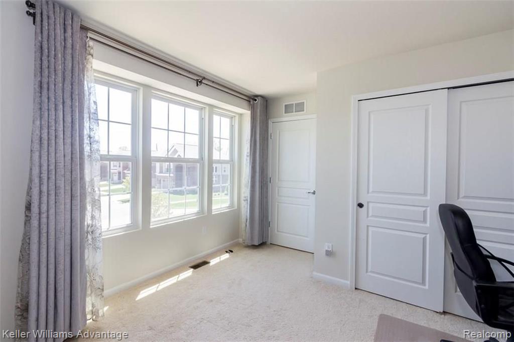 28319 Declaration Road Novi, MI 48377 - Photo 20 of 97