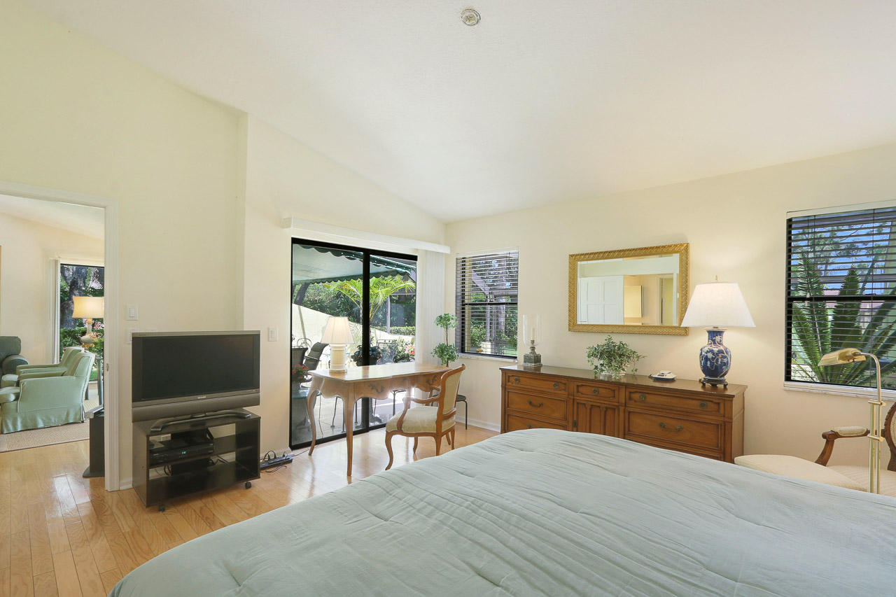 75 Edinburgh Drive Palm Beach Gardens, FL 33418 - Photo 12 of 30 Master Bedroom
