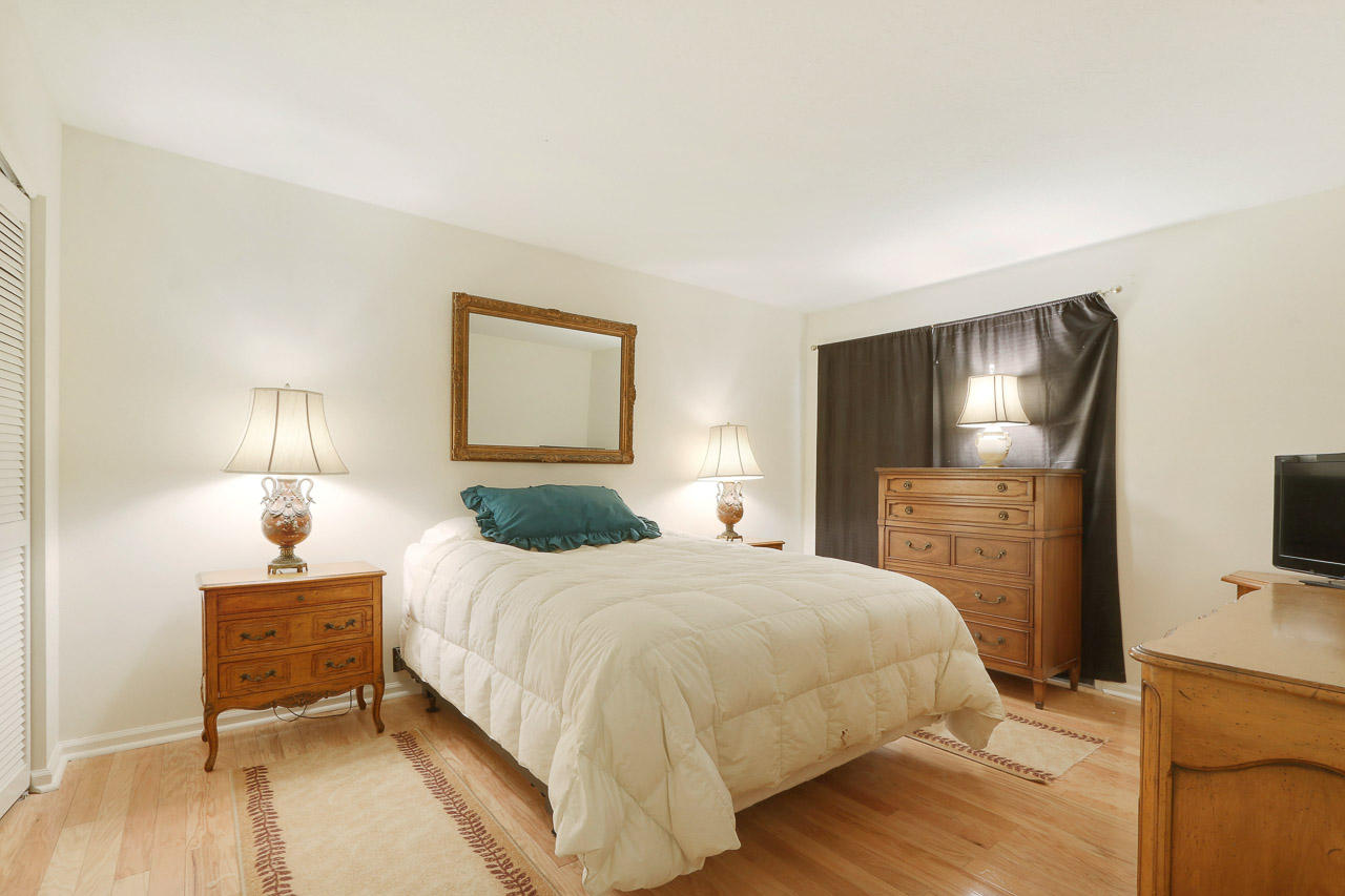 75 Edinburgh Drive Palm Beach Gardens, FL 33418 - Photo 14 of 30 Guest Bedroom