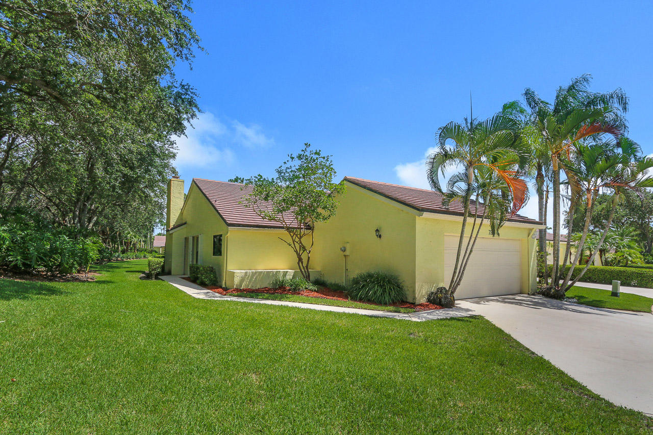75 Edinburgh Drive Palm Beach Gardens, FL 33418 - Photo 15 of 30 Front Exterior